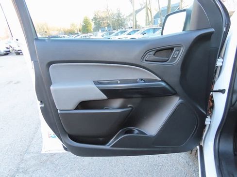 Used 2020 Chevrolet Colorado W/T w/ WT Convenience Package image 15