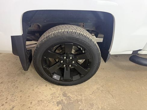 Used 2016 Chevrolet Silverado 1500 LTZ Z71 w/ LTZ Plus Package AWD/4WD image 19