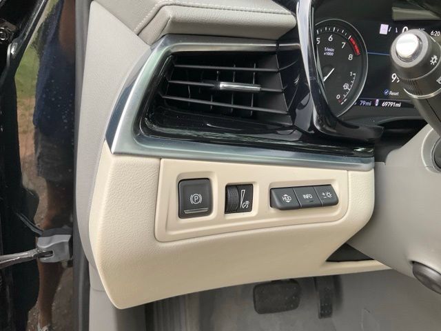 Used 2024 Cadillac XT6 Premium Luxury w/ Technology Package FWD image 10