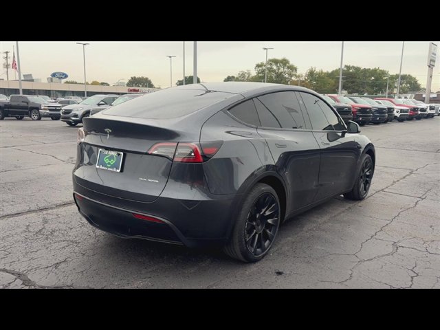 Used 2024 Tesla Model Y Long Range AWD/4WD image 8