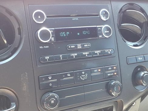 Used 2015 Ford F250 XL w/ Power Equipment Group AWD/4WD image 9