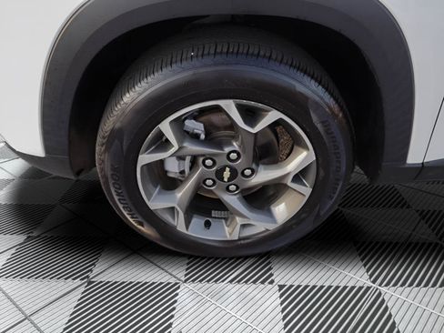 Certified 2024 Chevrolet Trax LT FWD image 34