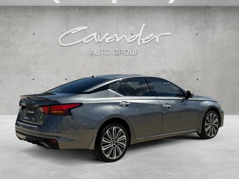 Used 2023 Nissan Altima 2.5 SL AWD/4WD image 17