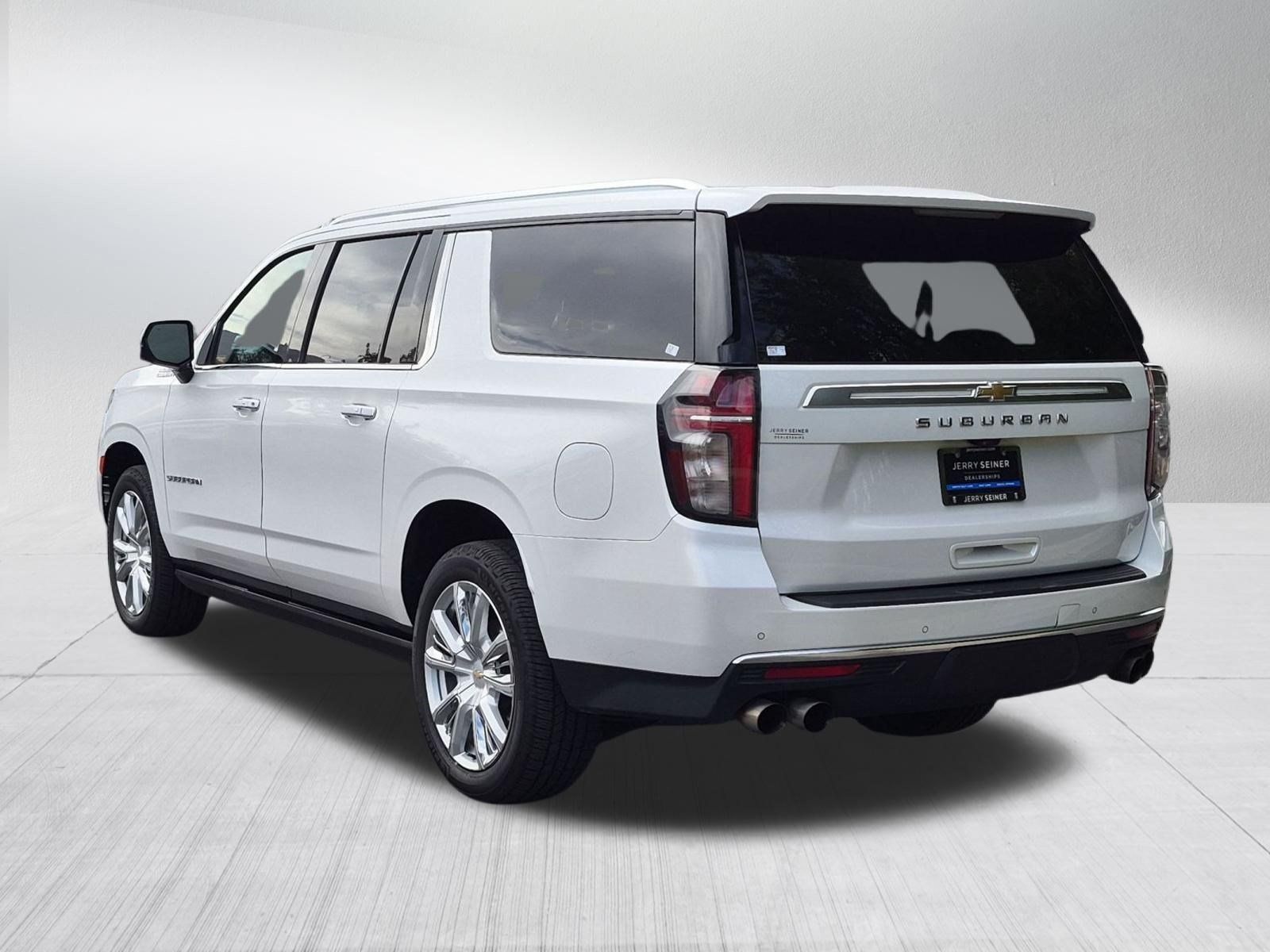 Certified 2021 Chevrolet Suburban High Country w/ Premium Package AWD/4WD image 4