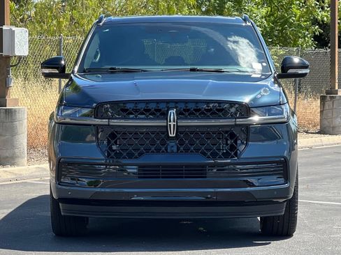 New 2026 Lincoln Navigator L Reserve AWD/4WD image 11