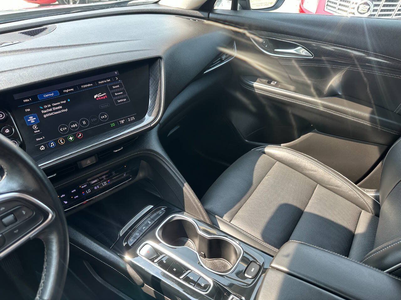 Used 2021 Buick Envision Essence w/ Sport Touring Package AWD/4WD image 19