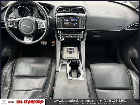 Used 2017 Jaguar F-PACE S image 15