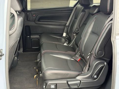 Used 2024 Honda Odyssey Sport image 18