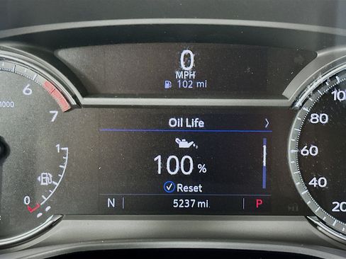 Used 2025 Cadillac XT5 Luxury FWD image 18