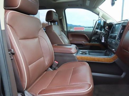 Used 2016 Chevrolet Silverado 2500 High Country w/ Duramax Plus Package image 43