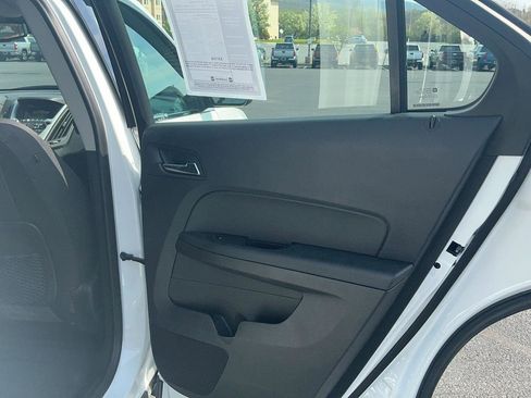 Used 2017 Chevrolet Equinox LS image 30