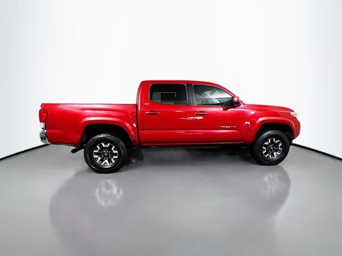 Used 2017 Toyota Tacoma SR5 w/ Tow Package image 3