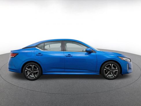 Used 2025 Nissan Sentra SV FWD image 14