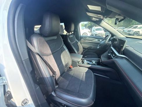 Certified 2025 Ford Explorer ST AWD/4WD image 11