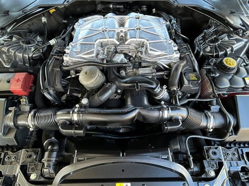 Used 2016 Jaguar XF R-Sport image 9