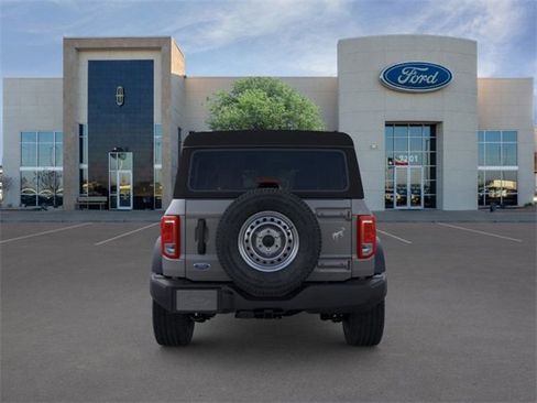 New 2025 Ford Bronco 4-Door image 5