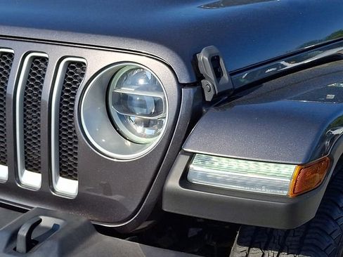 Used 2021 Jeep Wrangler Unlimited Sahara AWD/4WD image 9