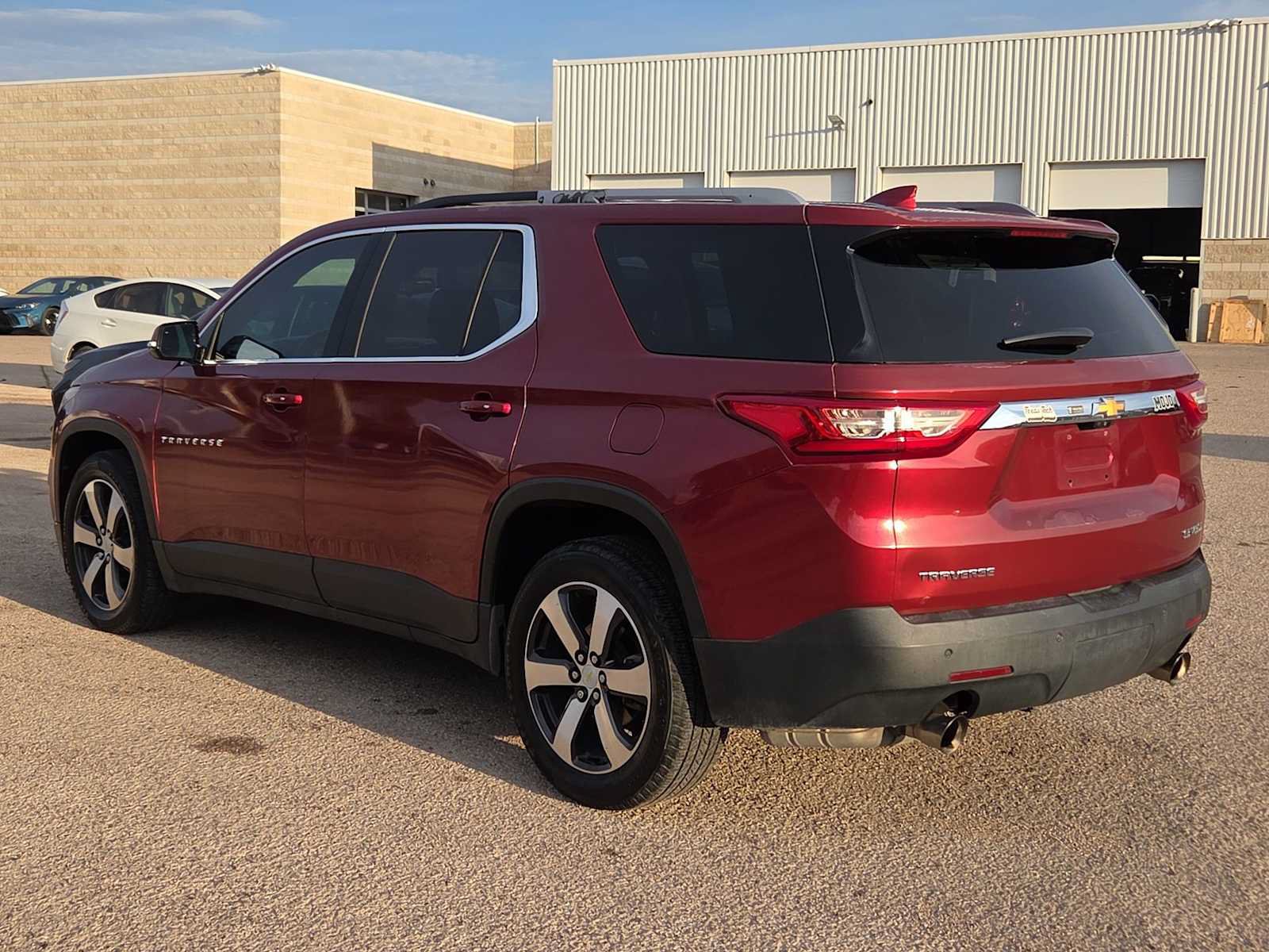 Used 2018 Chevrolet Traverse LT FWD image 6