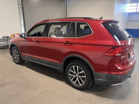 Used 2019 Volkswagen Tiguan SE image 3