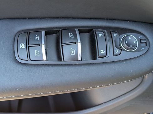 Used 2025 INFINITI QX50 Sport AWD/4WD image 14