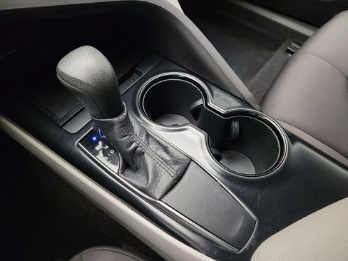 Used 2019 Toyota Camry LE FWD image 26