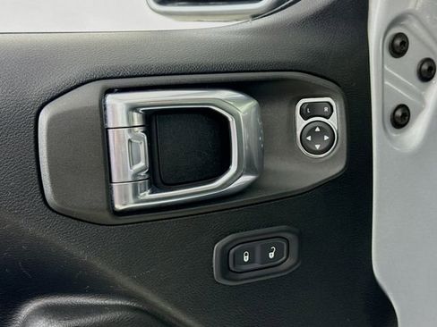 Used 2022 Jeep Wrangler Unlimited Sport image 17