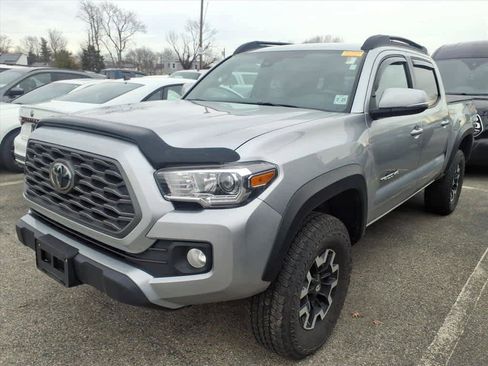 Used 2022 Toyota Tacoma TRD Off-Road image 3