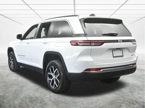 Used 2025 Jeep Grand Cherokee Limited image 4