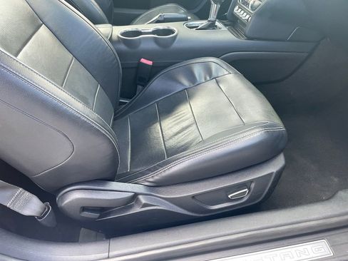 Used 2019 Ford Mustang GT Premium image 26