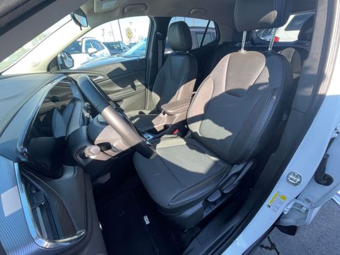 Used 2025 Buick Encore GX Preferred image 34