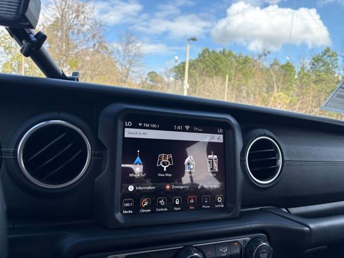 Used 2020 Jeep Gladiator Overland image 24