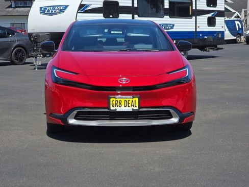 New 2026 Toyota Prius Plug-In Hybrid FWD image 3