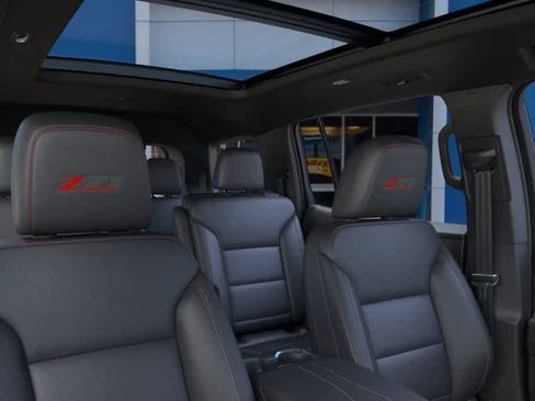 Used 2026 Chevrolet Traverse Z71 w/ Driver Confidence Package AWD/4WD image 24