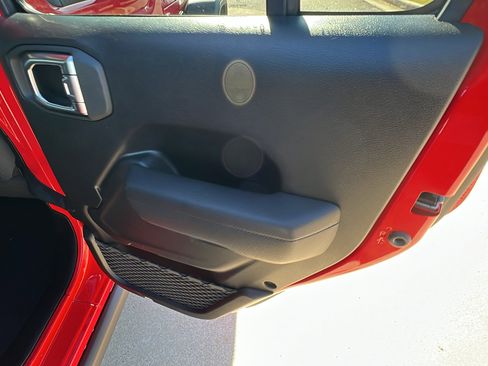 Used 2025 Jeep Wrangler Willys image 21