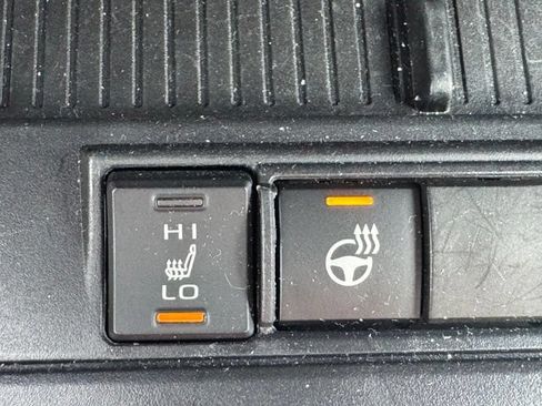 Used 2026 Toyota Corolla Cross XLE AWD/4WD image 27