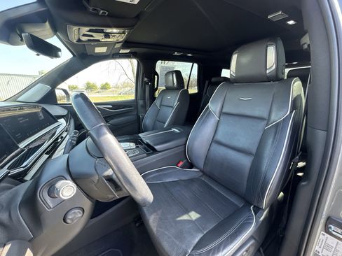 Used 2022 Cadillac Escalade Sport w/ Touring Package image 11