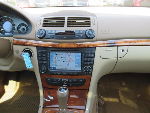 Used 2007 Mercedes-Benz E 350 Sedan image 15