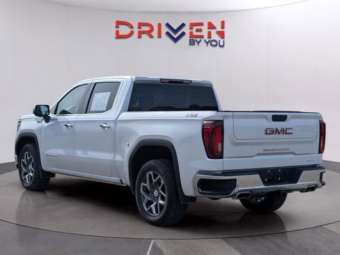 Used 2024 GMC Sierra 1500 SLT w/ SLT Premium Package image 3