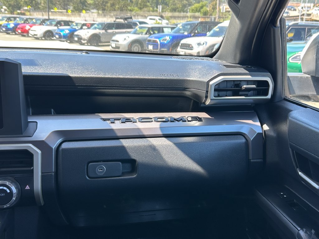 Used 2025 Toyota Tacoma TRD Sport AWD/4WD image 24