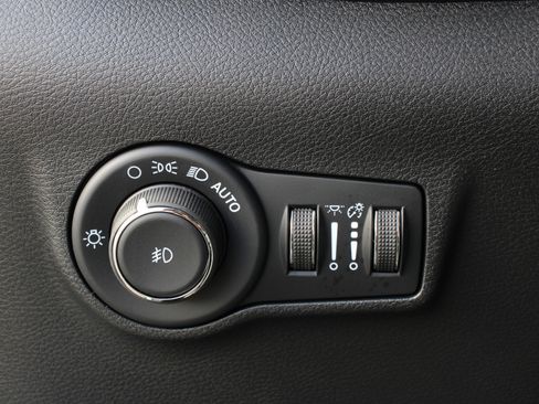 New 2026 Jeep Compass Latitude w/ Quick Order Package 29K image 11