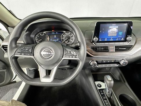 New 2026 Nissan Altima 2.5 SV FWD image 10