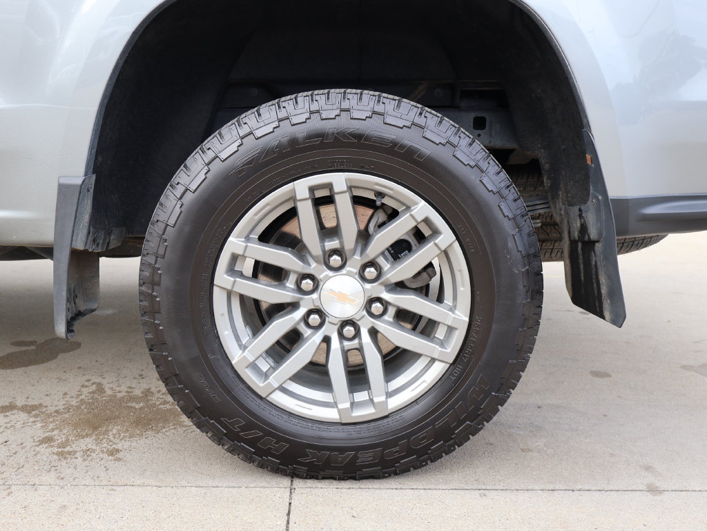 Certified 2024 Chevrolet Colorado LT w/ LT Convenience Package II AWD/4WD image 40