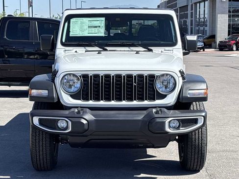 New 2025 Jeep Gladiator Sport image 4
