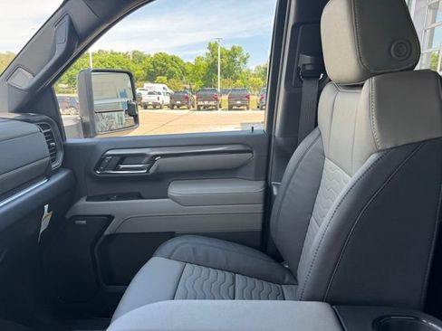 New 2026 Chevrolet Silverado 2500 ZR2 AWD/4WD image 18