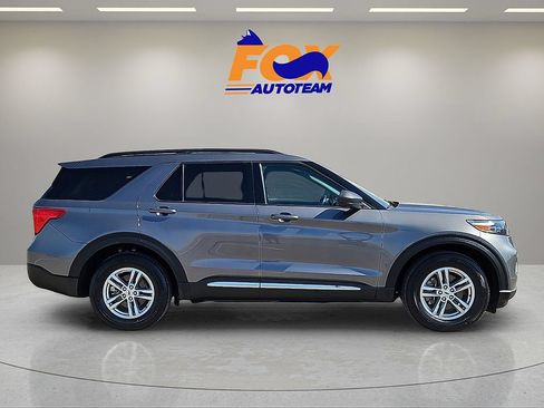 Used 2024 Ford Explorer XLT RWD image 5