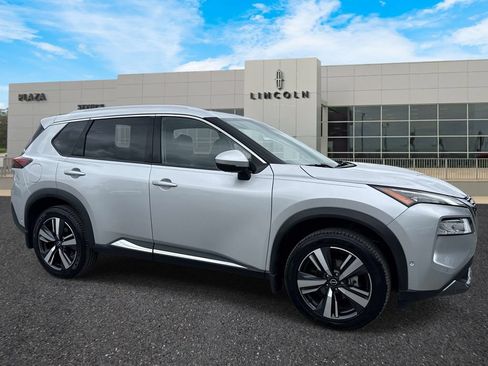 Used 2022 Nissan Rogue SL w/ SL Premium Package FWD image 3