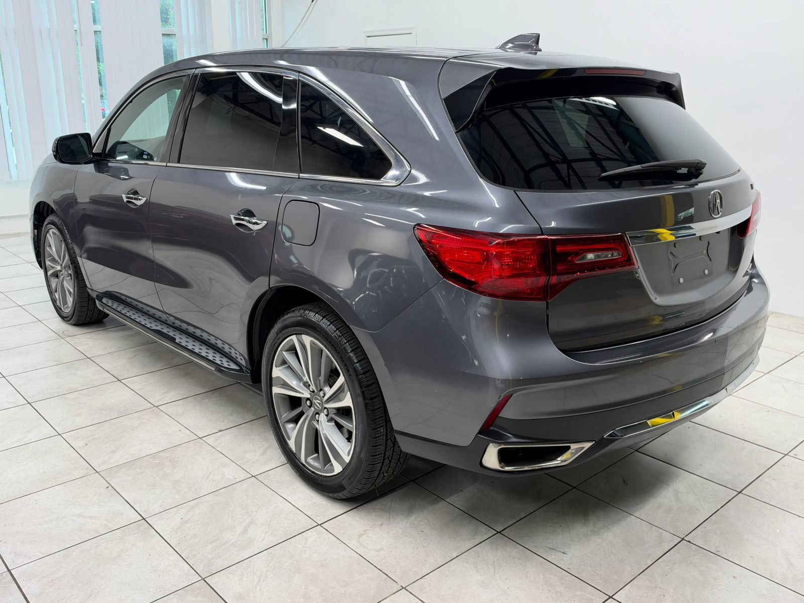Used 2017 Acura MDX w/ Tech & Entertainment Pkg AWD/4WD image 7