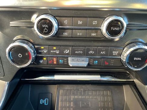 Used 2022 Ford F150 Lariat w/ Equipment Group 502A High image 34