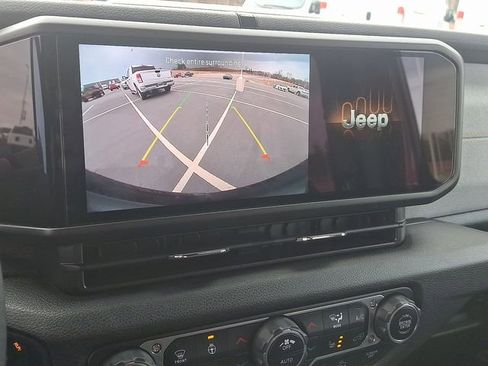 Used 2024 Jeep Wrangler Sport S image 18