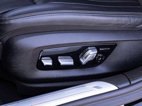 Used 2019 BMW 750i xDrive w/ Executive Package image 22